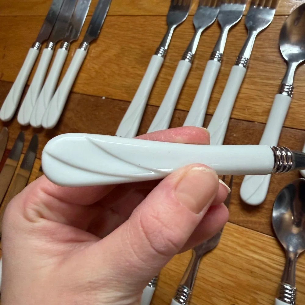Gibson China White Plastic Handle Flatware 24 piece  Set‎ For 6